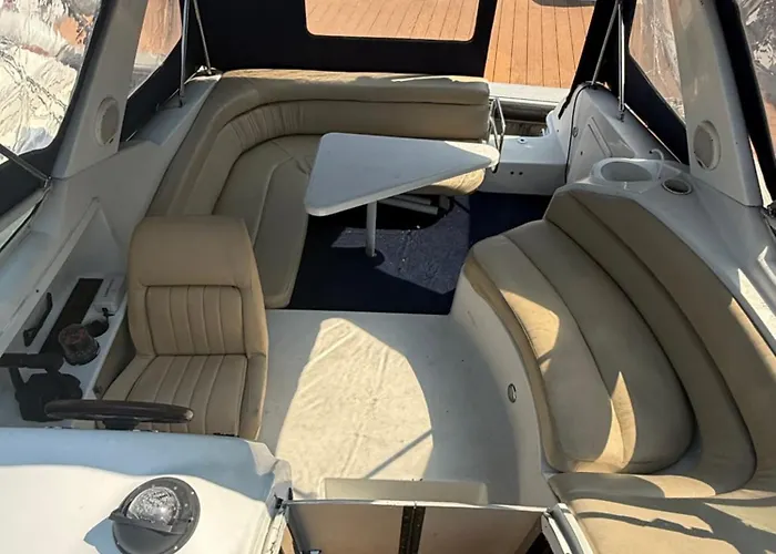 Barco La Bella 船屋